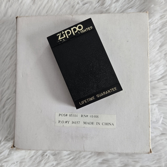 Marlboro Zippo Compass Lighter and Leather and Metal Ashtray Set NIB/NWT - Picture 2 of 16